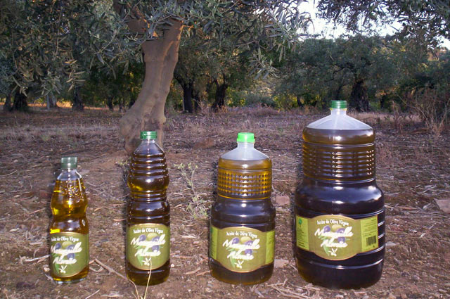 Botellas de aceite de Olivarera Manzanilla Aloreña